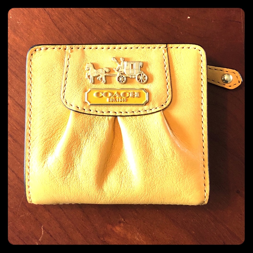 Coach - Small Wallet (yellow)